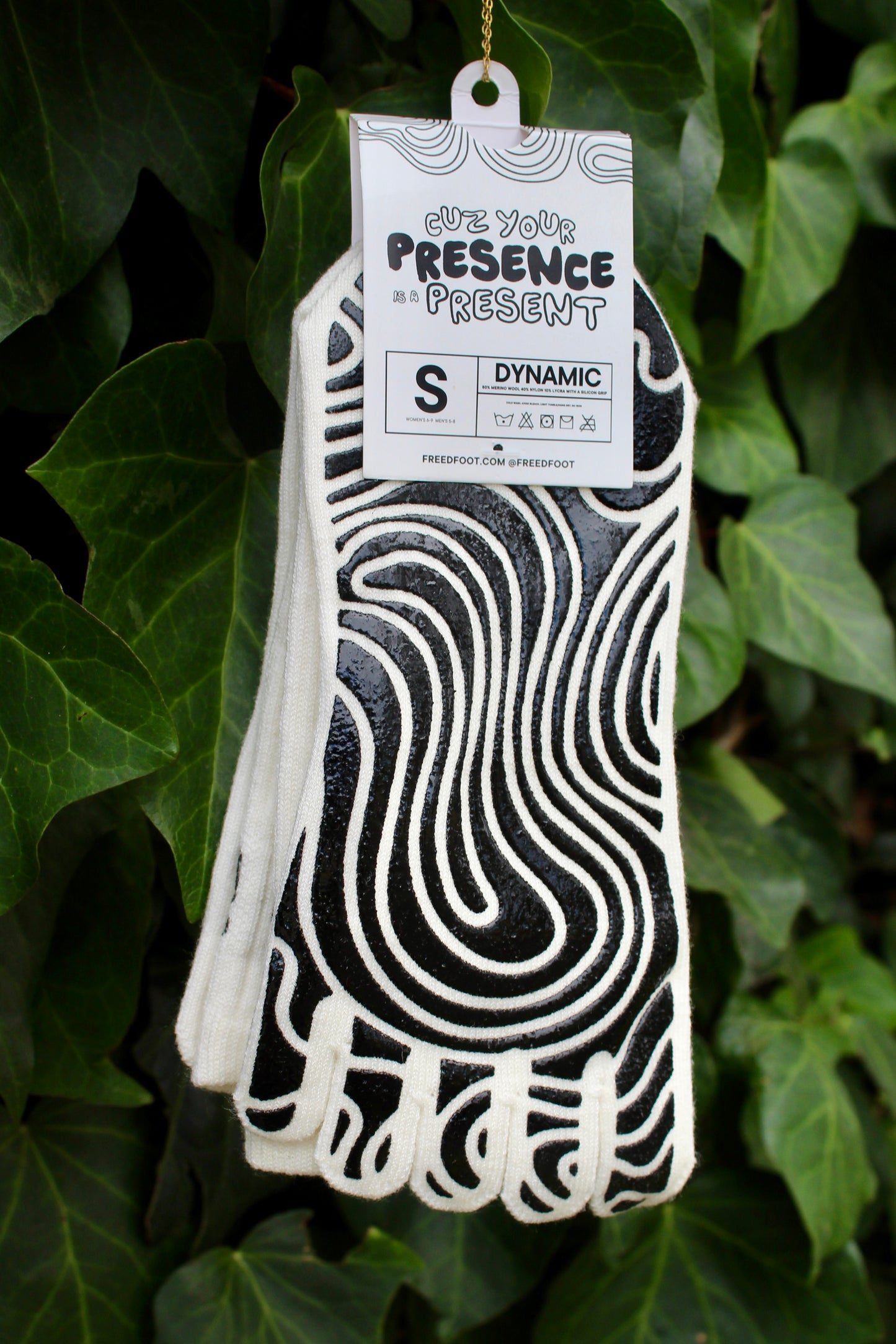 "the everyday dynamic" black grip sock